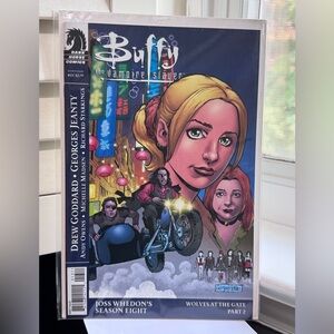 🧛Buffy the Vampire Slayer Graphic Novel, Season 8, #13, Wolves At Gate Part 2
